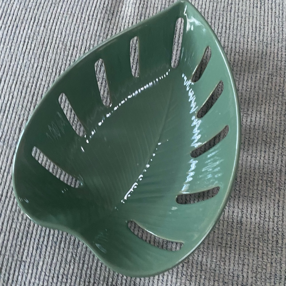 Monstera Leaf Bowl